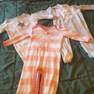 Bundled set 6-9 months baby clothes
